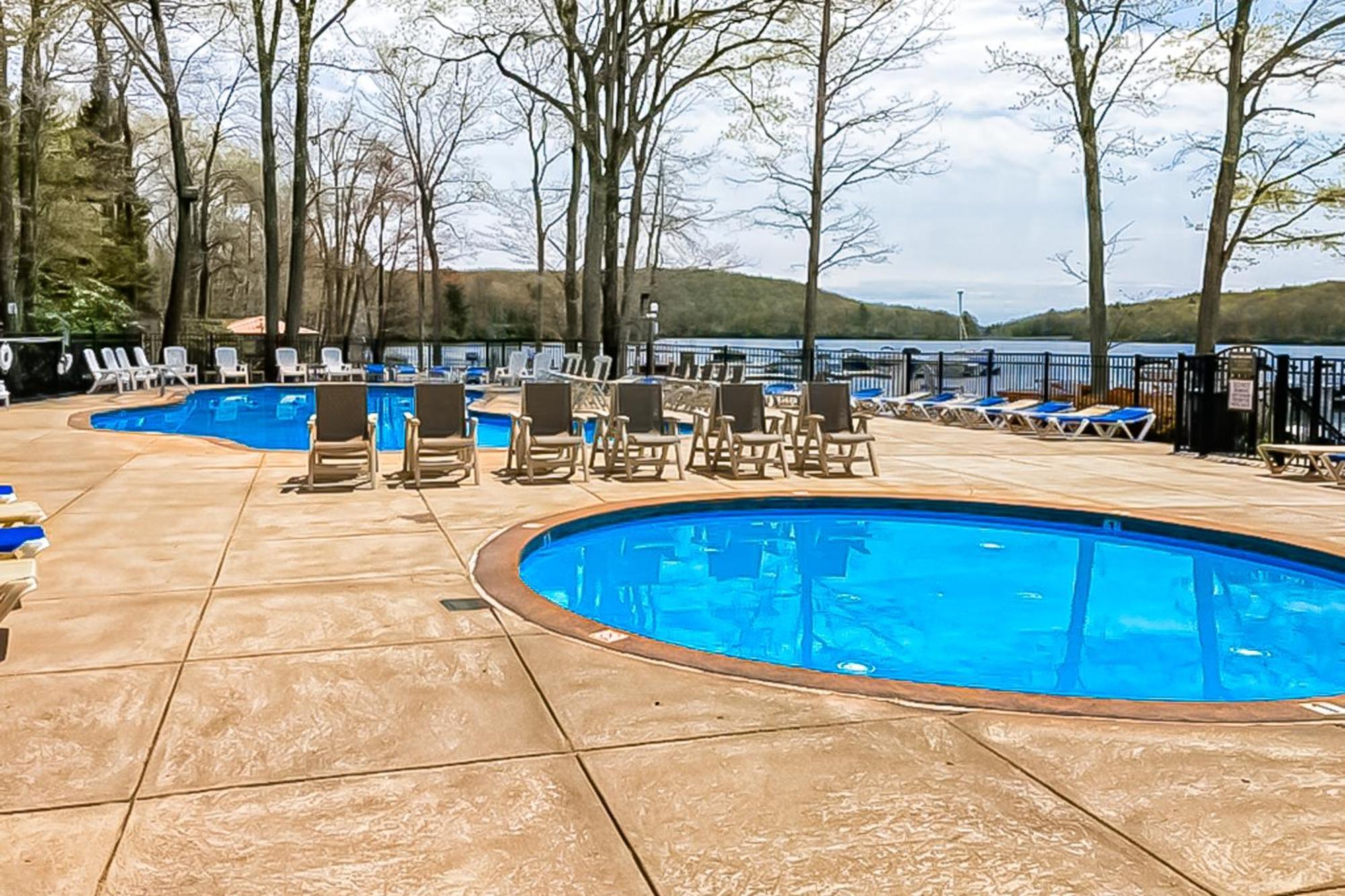 Big Boulder Base Camp Villa Lake Harmony Exterior photo